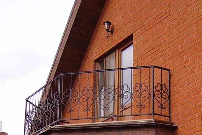 Come realizzare un balcone in una casa privata: requisiti, schemi di base e integrazioni